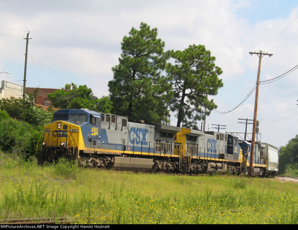 CSX 460 leads 2 other GE's westbound